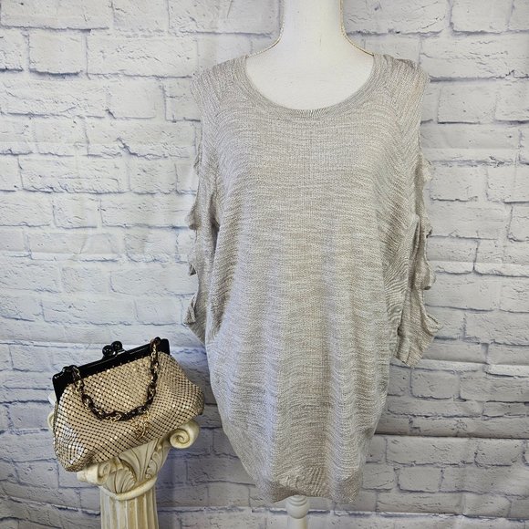 NWT Express Size S Gray Knit Cold Shoulder 3/4 Cutout Sleeve Tunic Top Round Hem - Picture 1 of 9